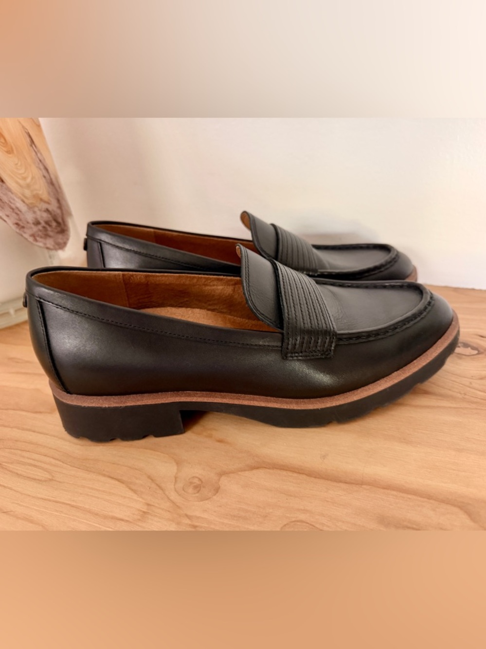 Vionic Black Leather Loafer - Picture 5 of 12